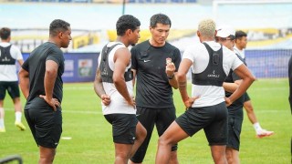 邵佳一首秀重逢国足前队友 西海岸后防顽疾待解决