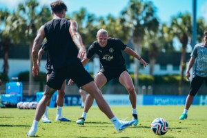 kaiyun-阿斯：由于经费有限，曼城只能选择大学足球场当作训练场地