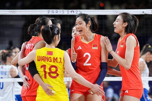 1722914007285038101.jpg 巴黎奥运会丨排球——女子小组赛:中国胜塞尔维亚XxjpseC009142_20240805_MVPFN0A001.jpg